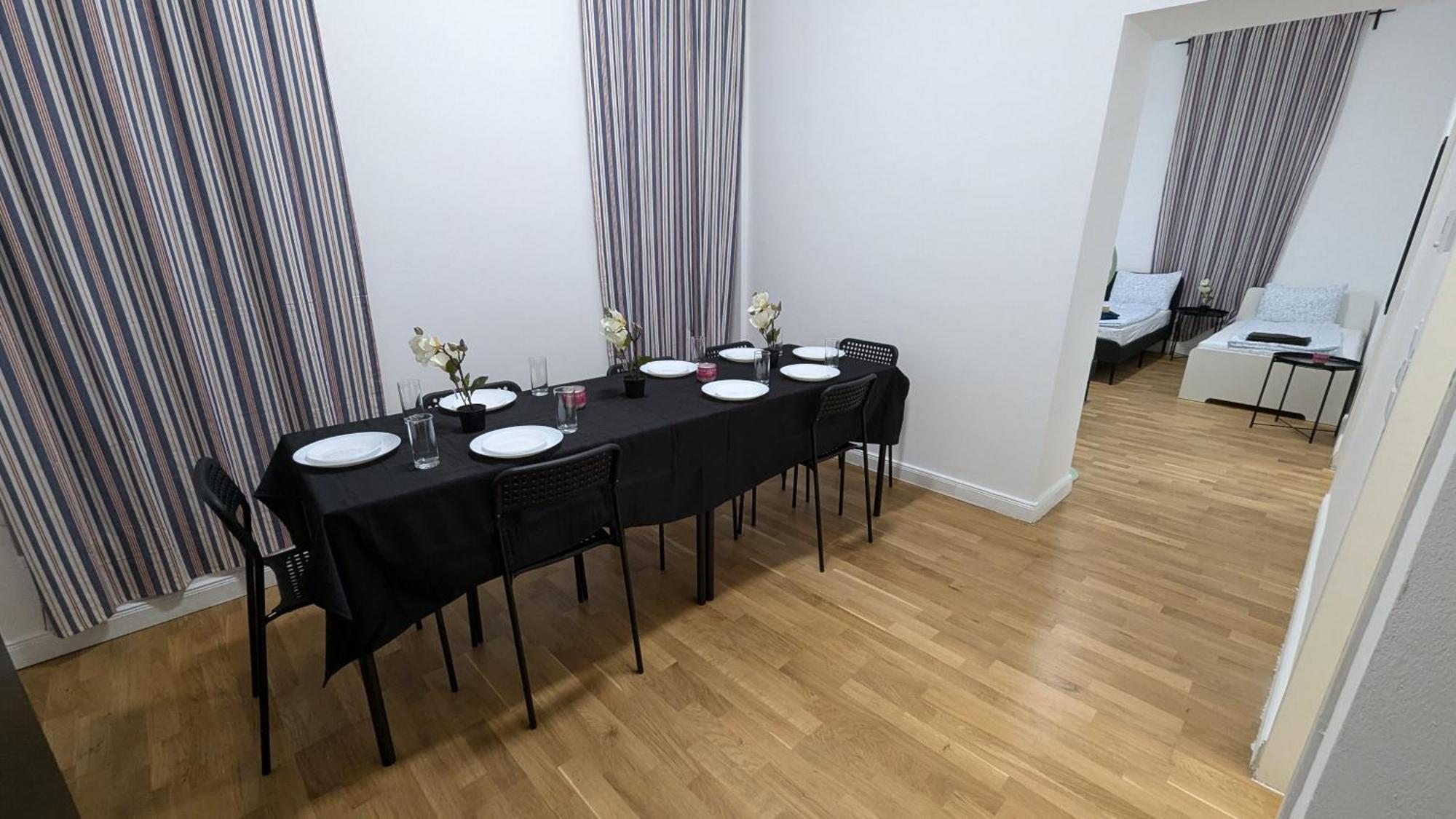 Apartment Spacious In A Lively Area Wien